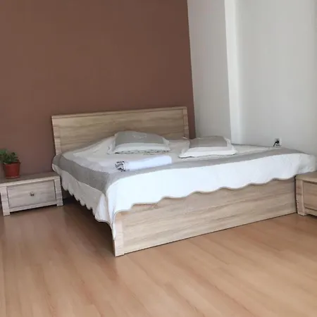 Central Bright And Cozy Apartment Sofia